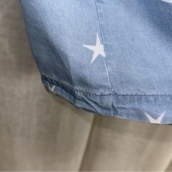 JANE + DELANCEY M-L VINTAGE WASH LIGHT BLUE WHITE STAR SHORT SLEEVE BUTTON SHIRT - Picture 6 of 11
